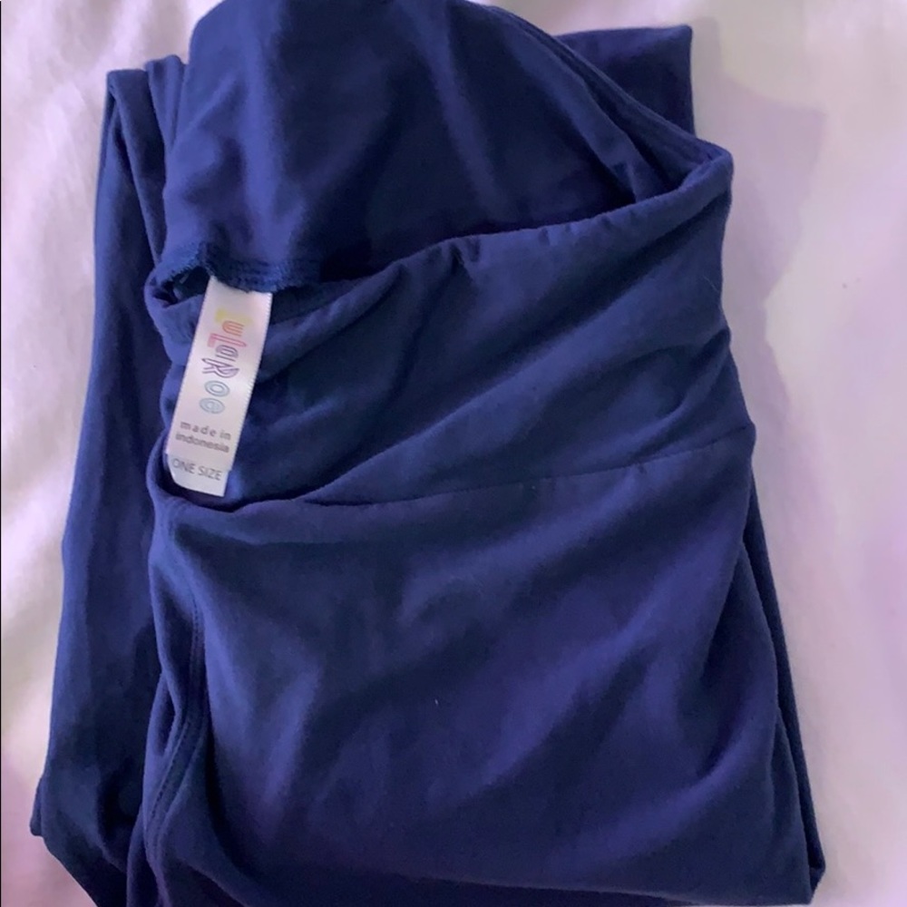 Blueish/grey colored leggings